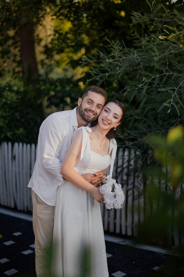 Çit önünde sarılış, dış çekim