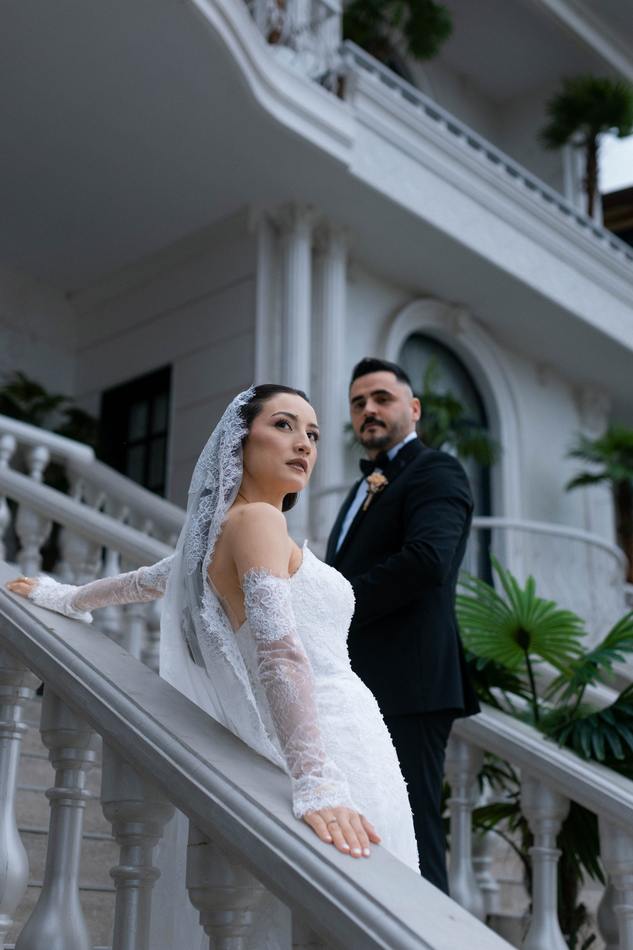 Merdivende, düğün günü